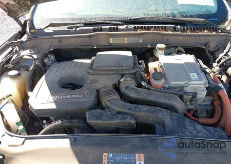 2017 Ford Fusion Hybrid Se z USA, uszkodzony, nr VIN 3FA6P0LU7HR103261